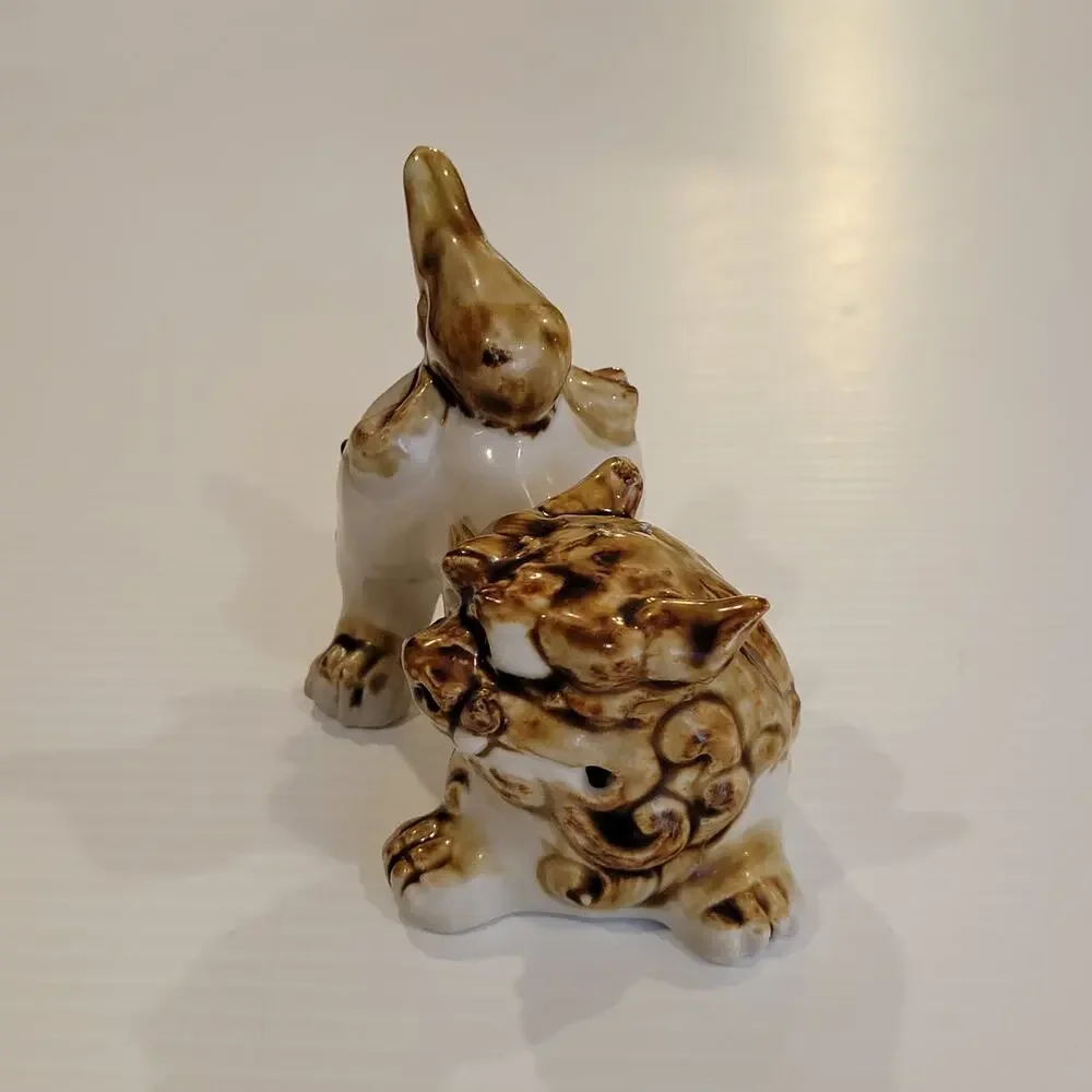 Vintage Unique Chinese Asian Foo Dogs-Fu Figurine